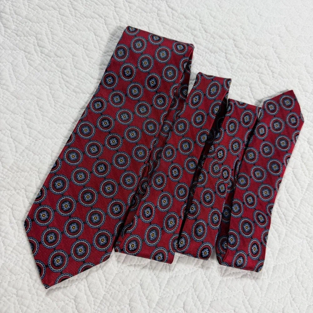 JZ Richards Mens Necktie Geometric Medallion Red Al‎ Silk Hand Made USA EUC